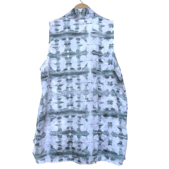 Crosby Sleeveless White Blue pattern Blouse - Size M - Picture 4 of 6